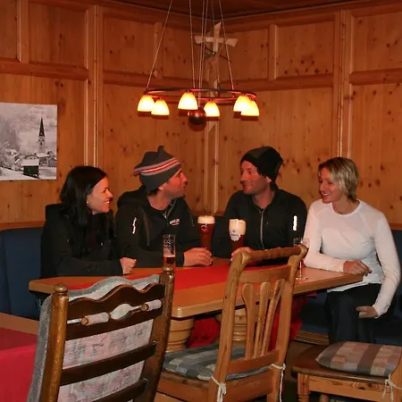 Gaestehaus Falkenblick Апартаменты Арцль (Пицталь)