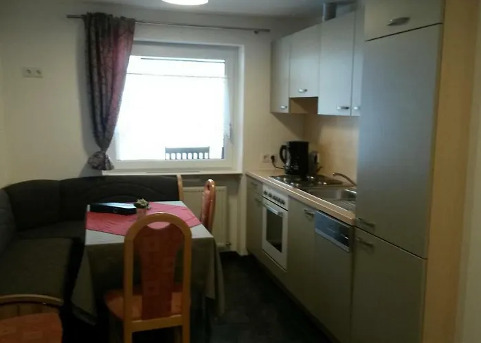 Gaestehaus Falkenblick ارزل ام بيتزتال