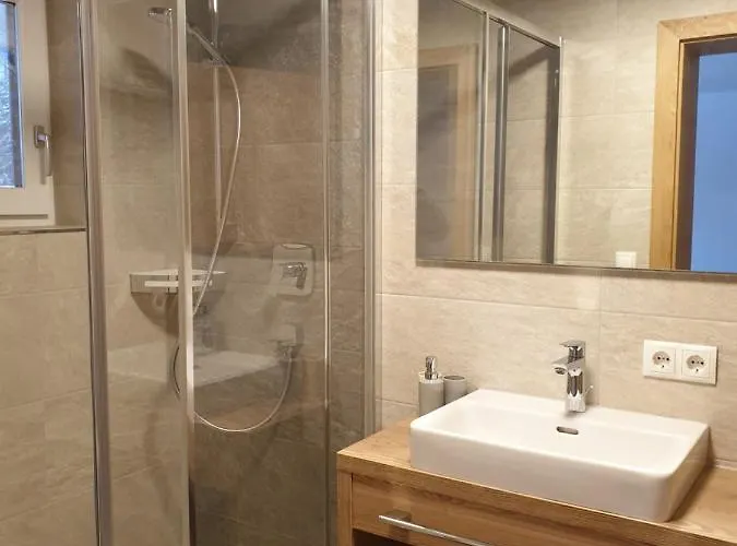 Gaestehaus Falkenblick شقة ارزل ام بيتزتال